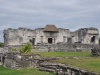 W ruinach miasta Majów w Tulum; Meksyk