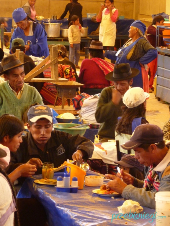 Niedzielny targ w Tarabuco; Boliwia