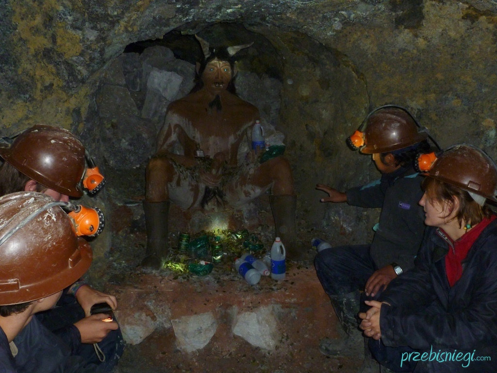 El Tio (diabeł, czczony przez boliwijskich górników jako władca podziemi), w kopalni srebra w Cerro Rico – Potosí; Boliwia