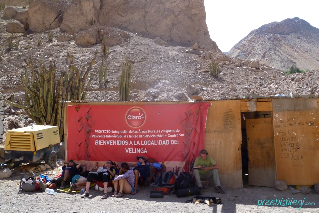 "Dworzec autobusowy" pod wioską Velinga - kanion Cotahuasi; Peru