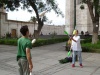 Nauka cyrkowej żonglerki z Magui i Santi z Argentyny - Arequipa; Peru