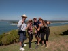 Warwick, Ewelina i dwójka Hiszpanów z couchsurfing - w drodze na górę Mt. Maunganui; Nowa Zelandia